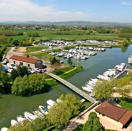 La Sur L Eau Botel