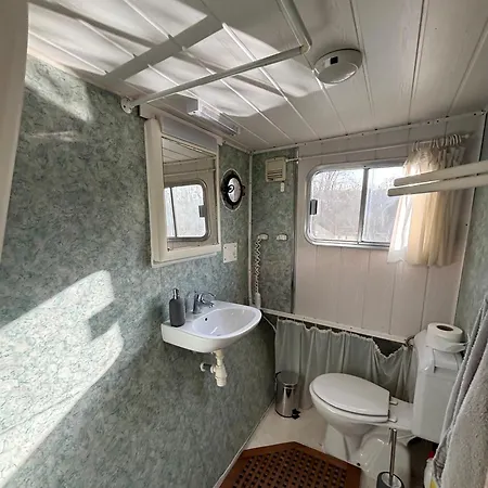 La Sur L Eau Botel